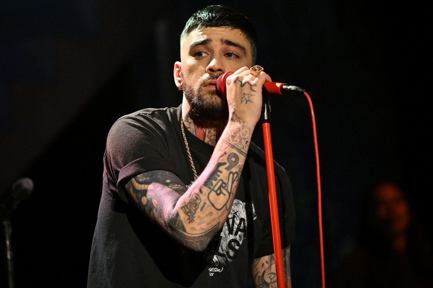 Zayn Malik combating anxiety to continue performing.