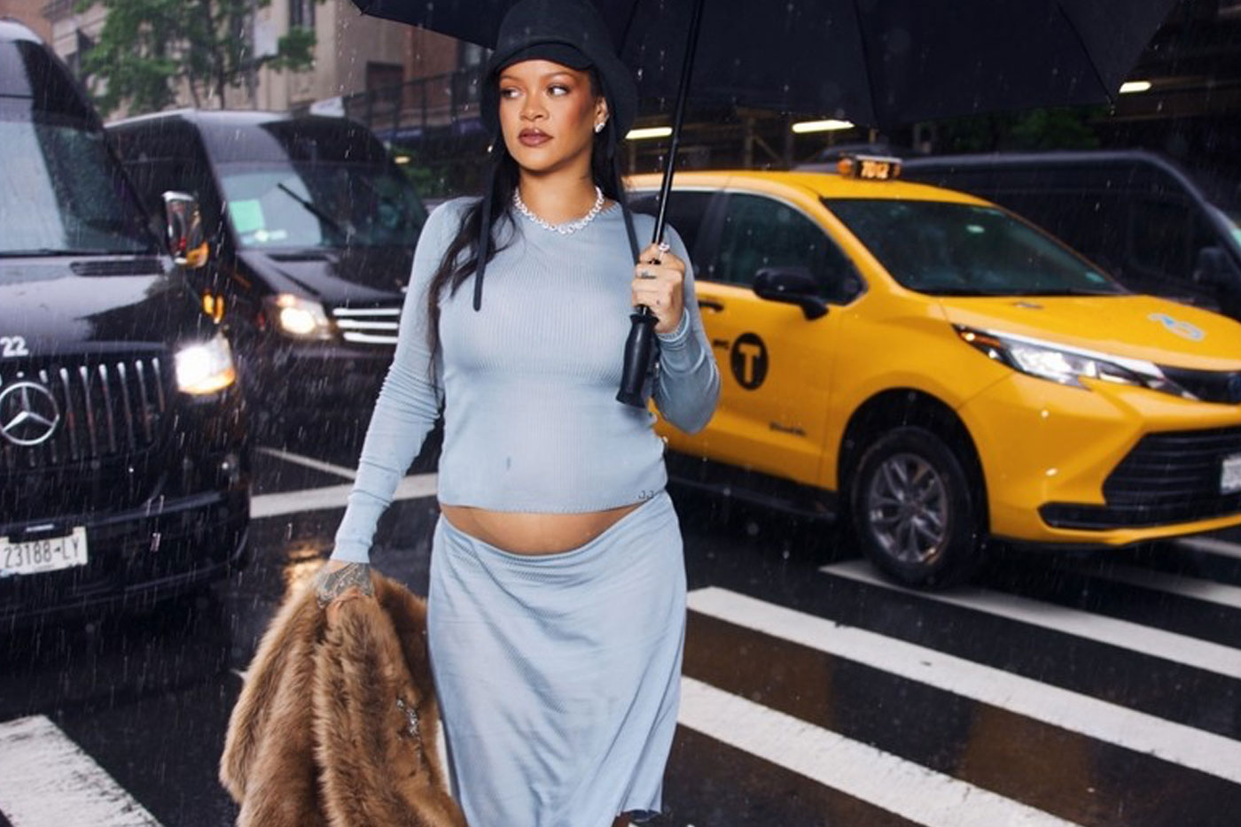 Rihanna Baby Bump