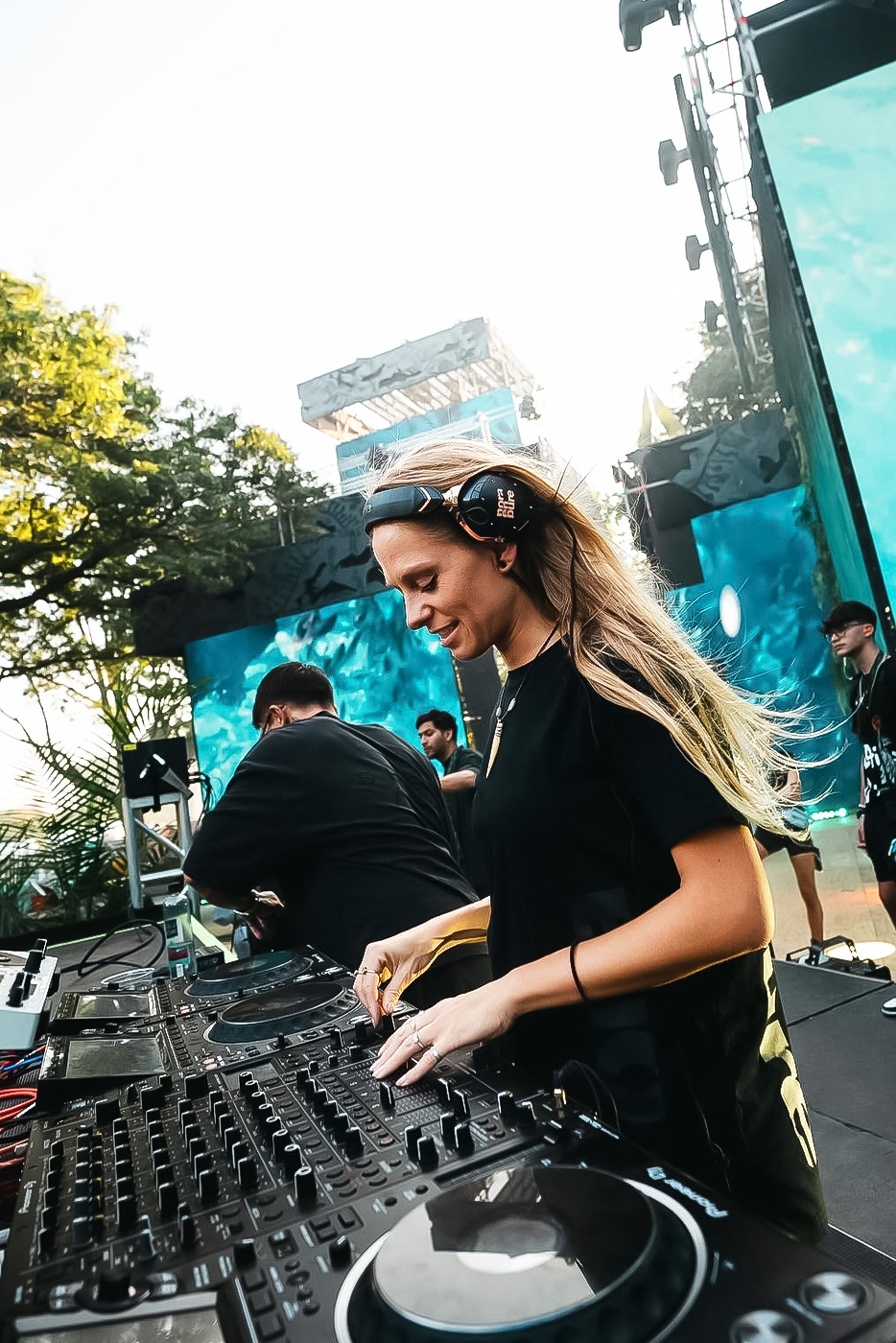 Nora En Pure